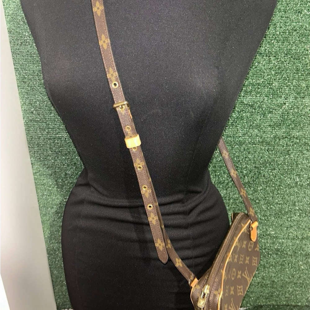 Louis‎ Vuitton Monogram Marly Bando
